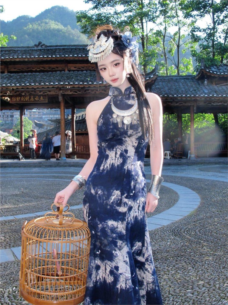 新しいバティックドレス、クールな女性服、エスニックスタイル、 - Fashion Show Ethnic Wear のレビューと価格