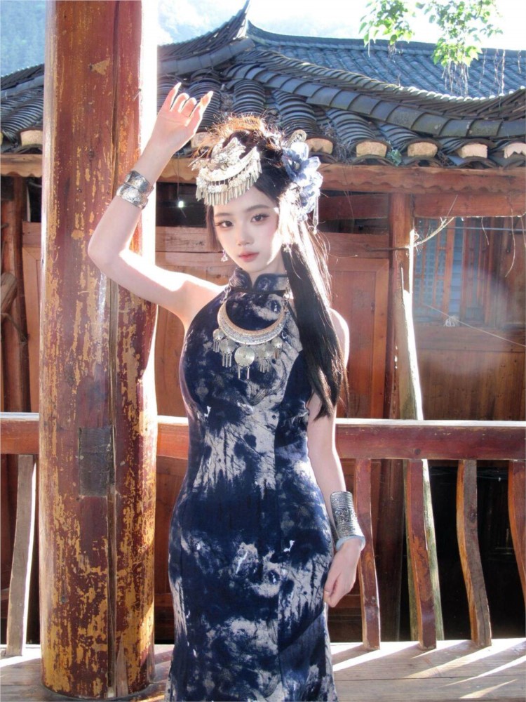 新しいバティックドレス、クールな女性服、エスニックスタイル、 - Fashion Show Ethnic Wear のレビューと価格