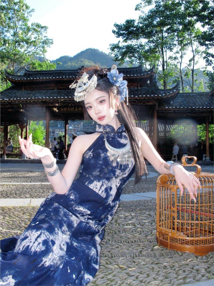 新しいバティックドレス、クールな女性服、エスニックスタイル、 - Fashion Show Ethnic Wear のレビューと価格