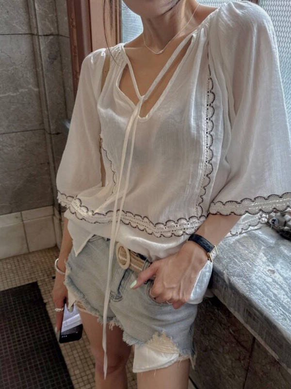 韓国風パッチワークレースアップVネックトップエスニックフュー - Ethnic Fusion Fashion のレビューと価格